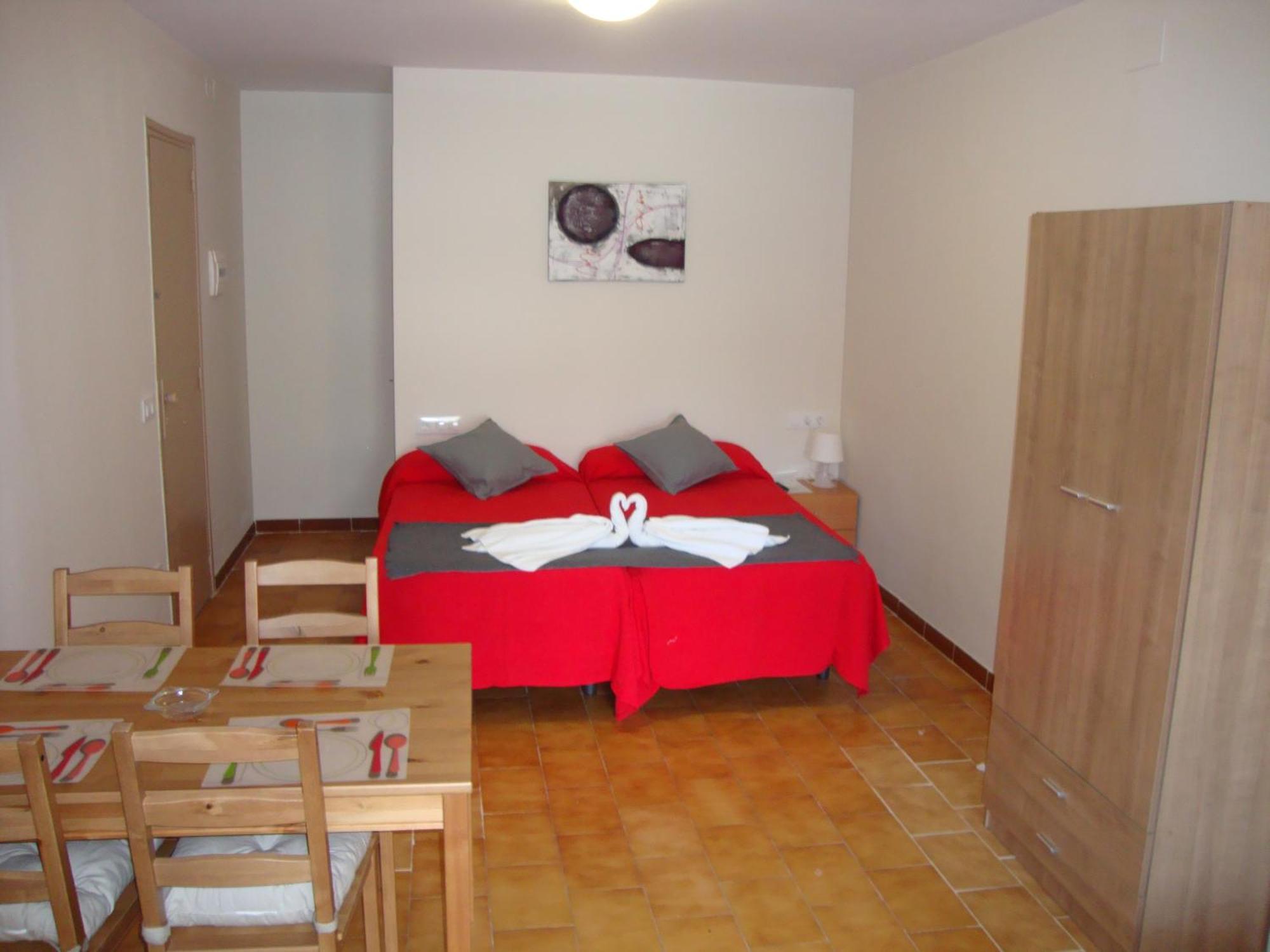 Apartaments Claudi * Tossa de Mar